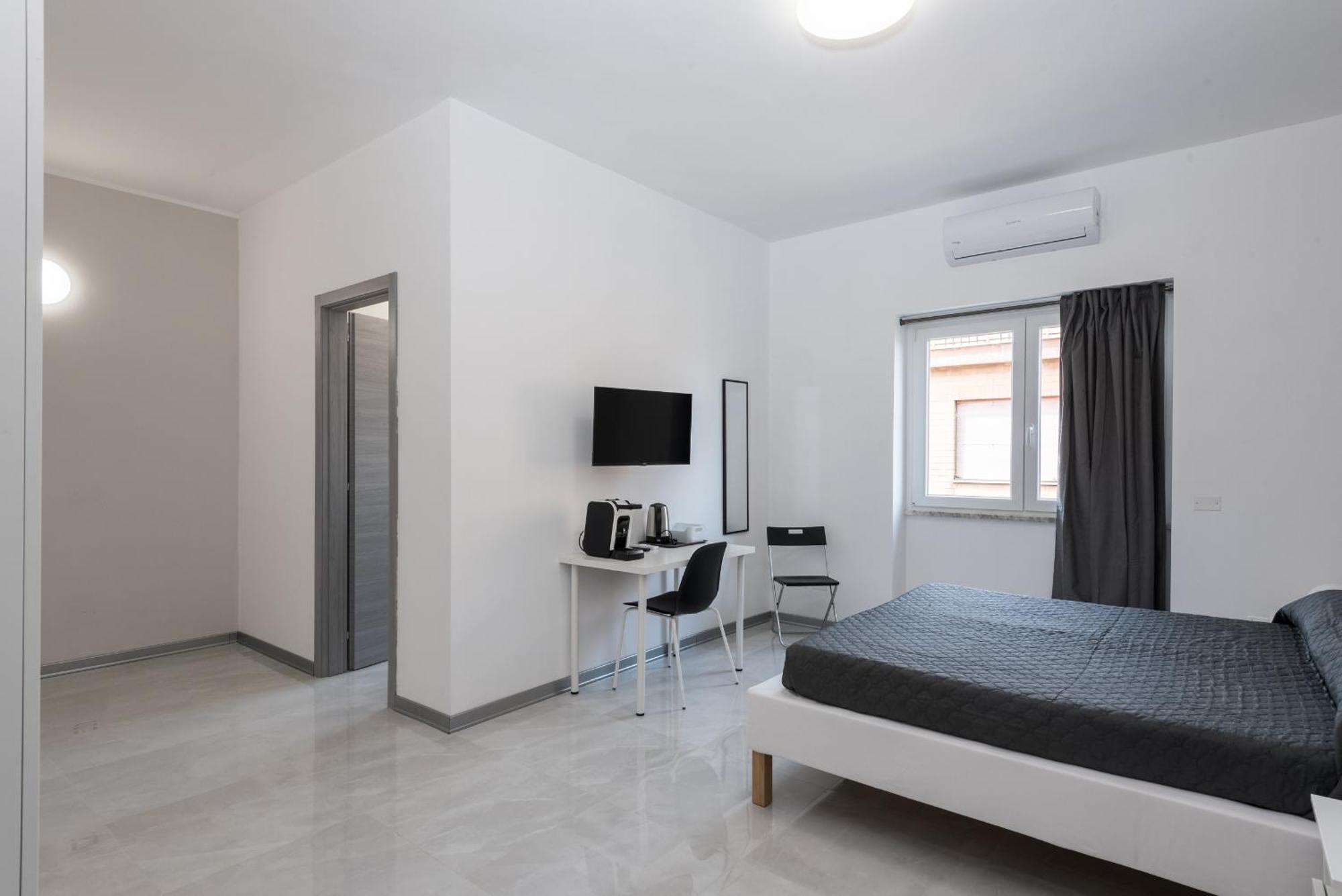 Travelershome Ciampino Airport Guesthouse 600M To Airport Exteriér fotografie