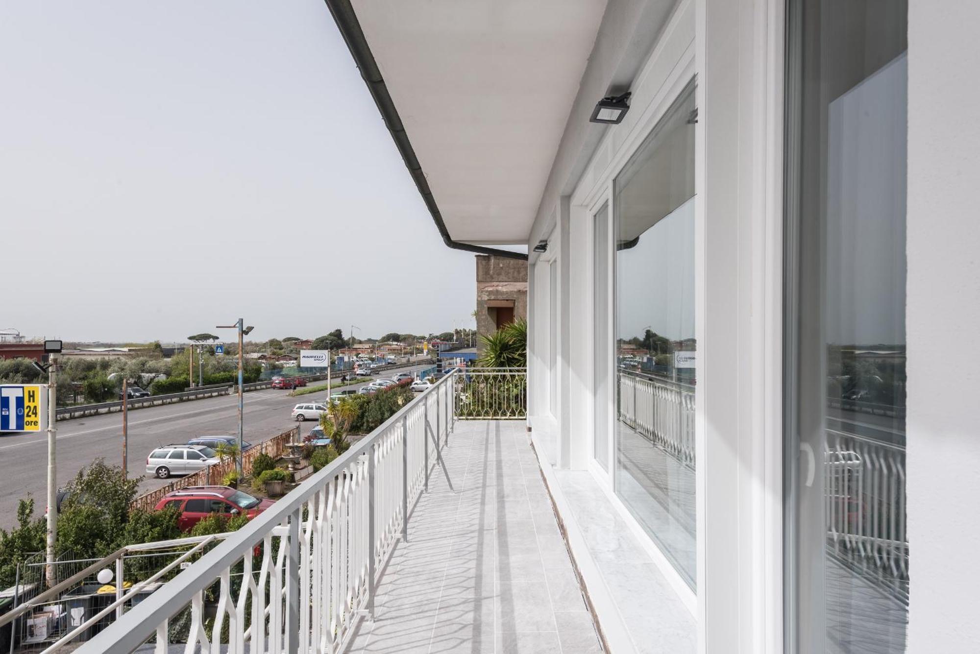 Travelershome Ciampino Airport Guesthouse 600M To Airport Exteriér fotografie