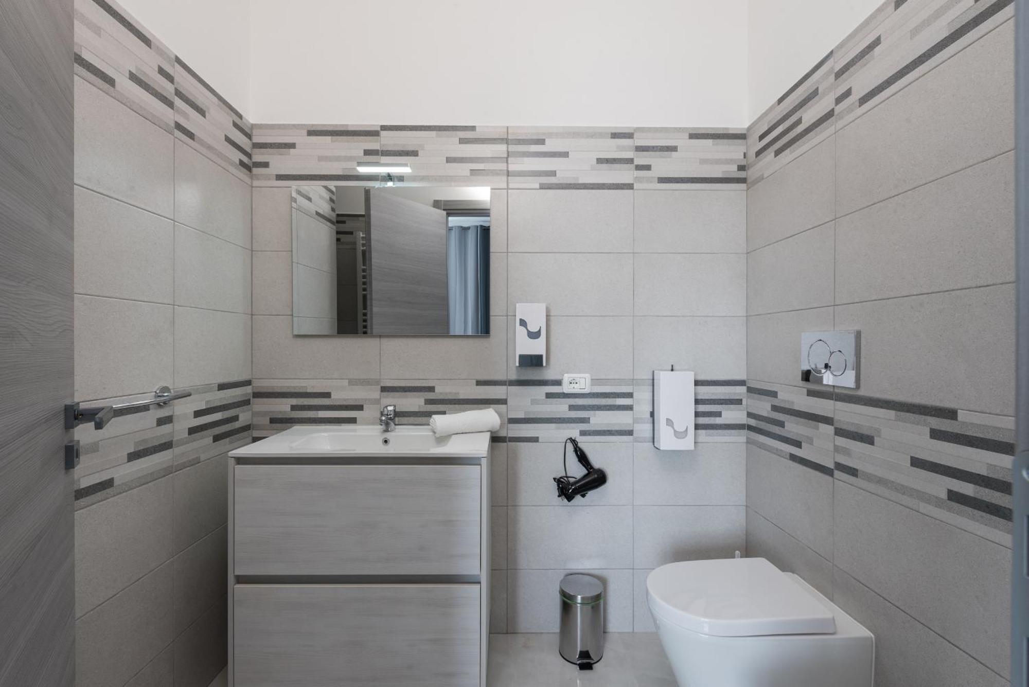 Travelershome Ciampino Airport Guesthouse 600M To Airport Exteriér fotografie