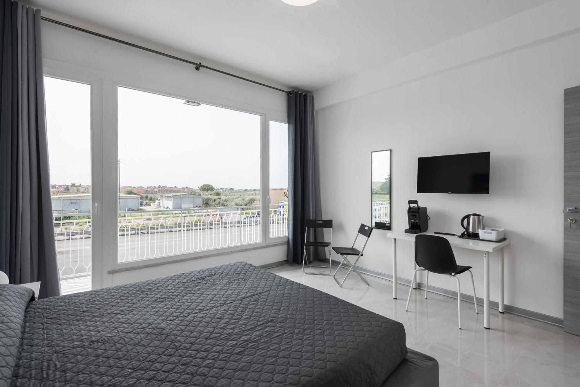 Travelershome Ciampino Airport Guesthouse 600M To Airport Exteriér fotografie