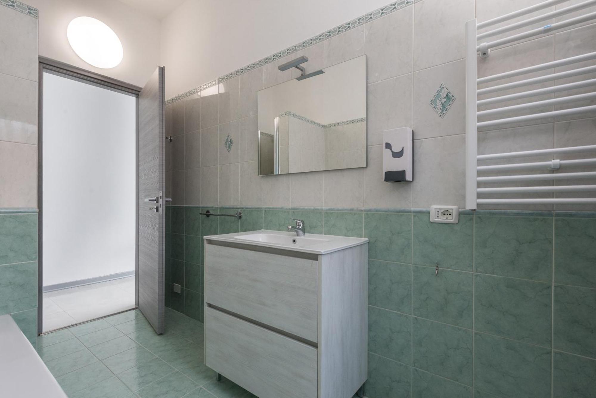Travelershome Ciampino Airport Guesthouse 600M To Airport Exteriér fotografie