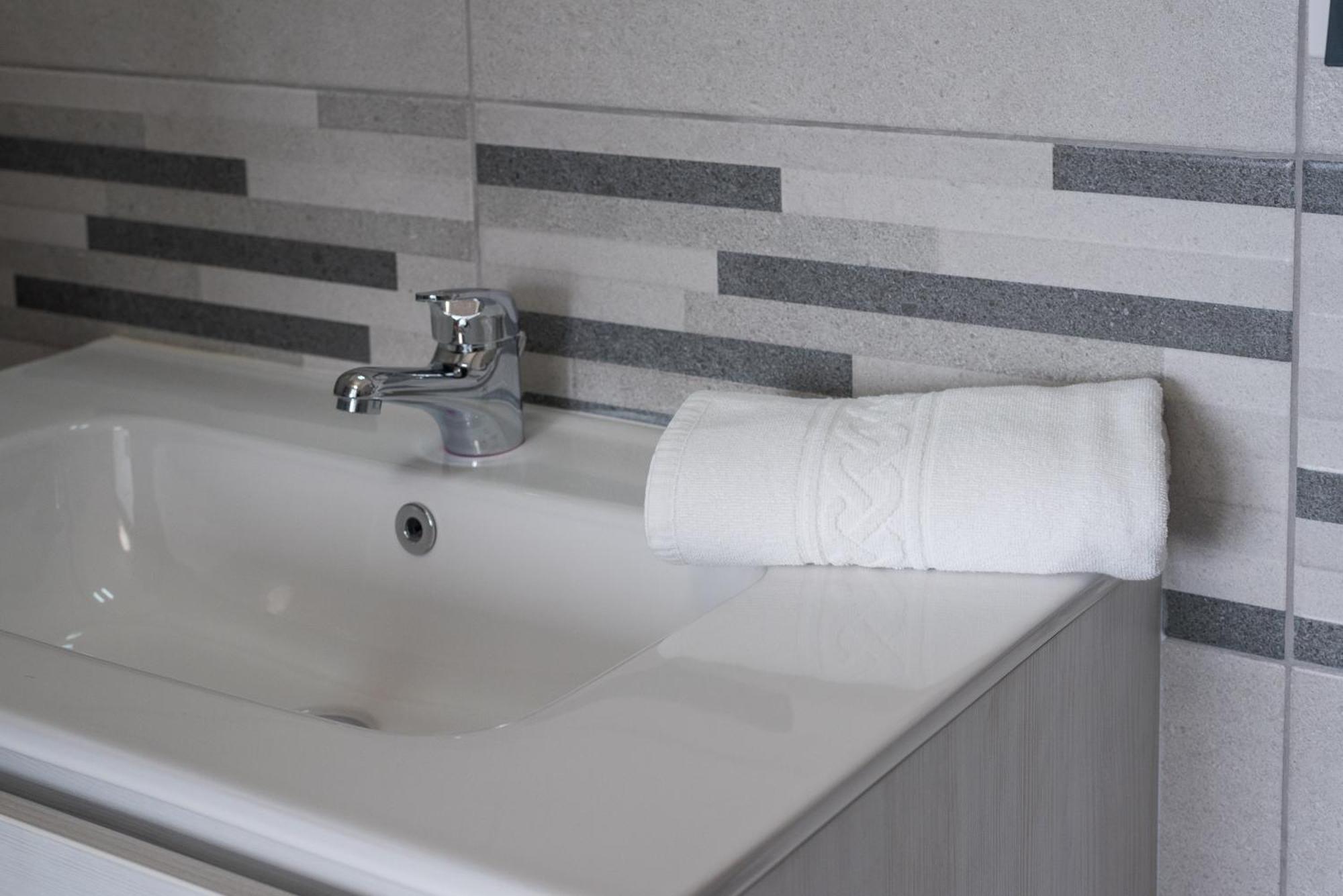 Travelershome Ciampino Airport Guesthouse 600M To Airport Exteriér fotografie