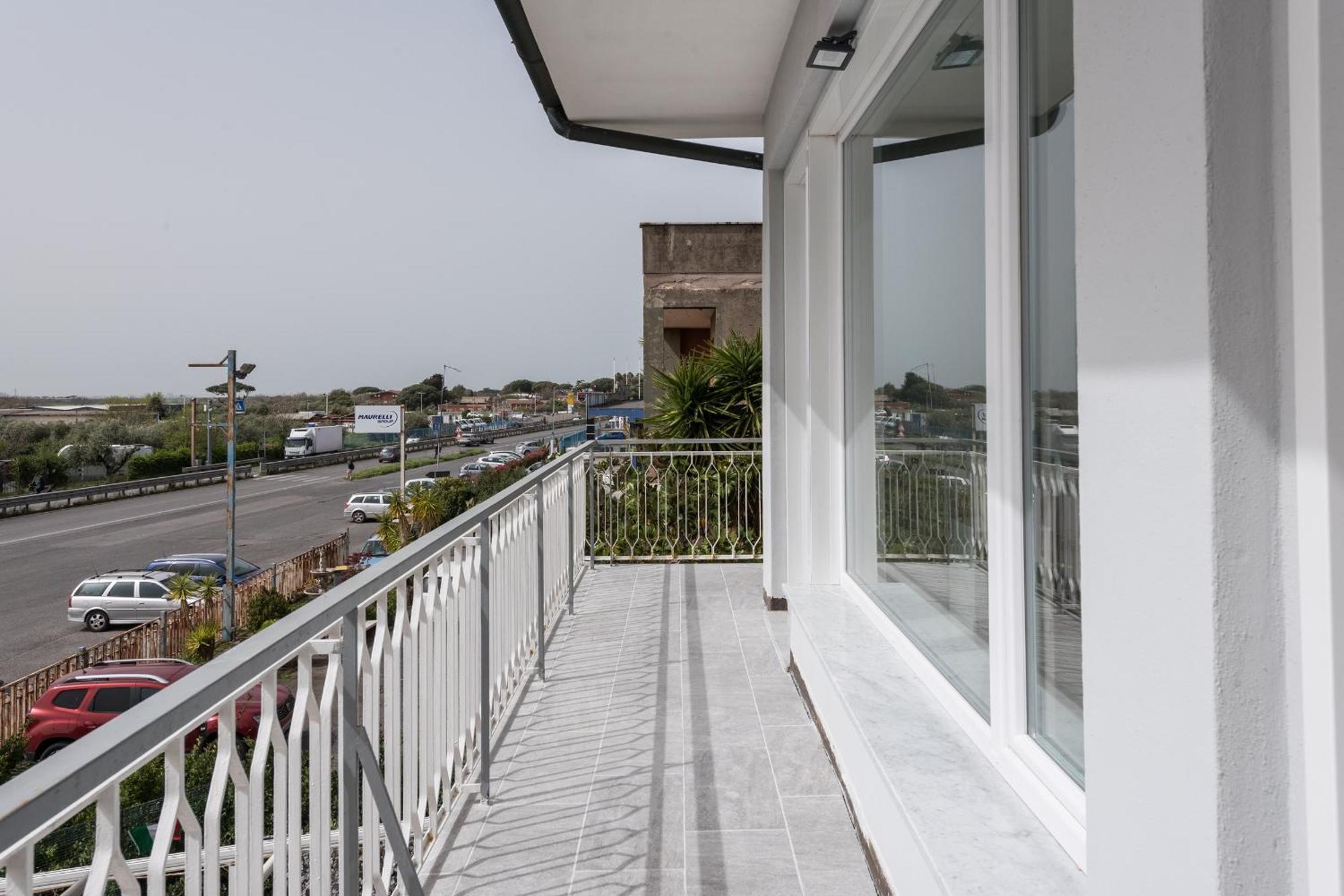 Travelershome Ciampino Airport Guesthouse 600M To Airport Exteriér fotografie
