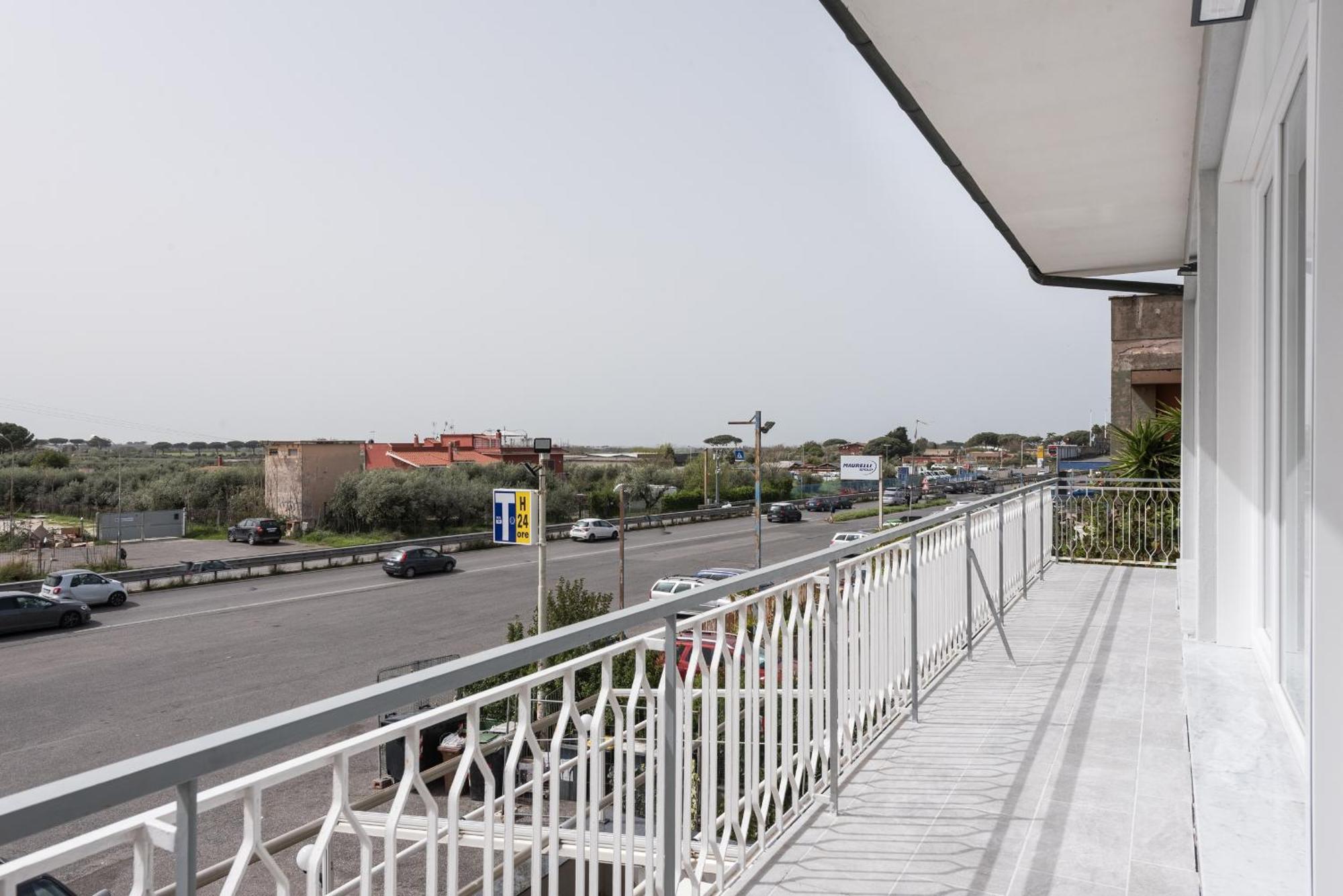 Travelershome Ciampino Airport Guesthouse 600M To Airport Exteriér fotografie